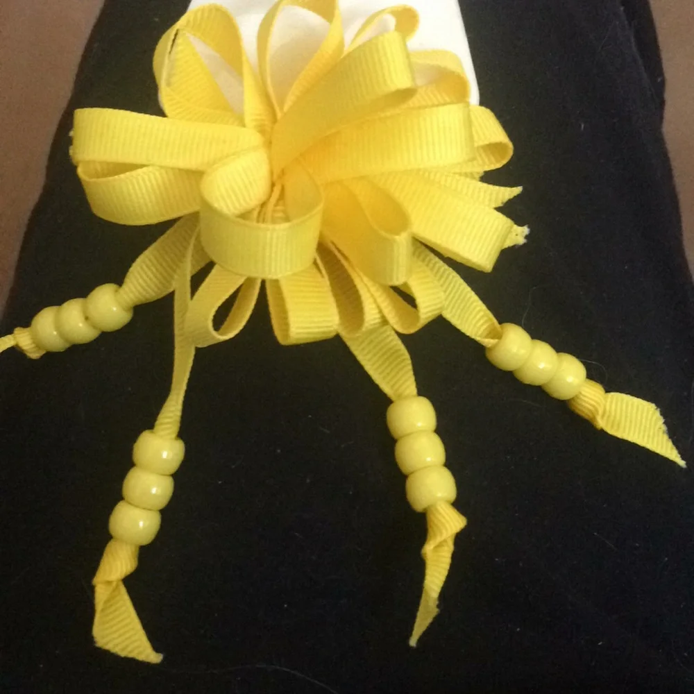 Darling new yellow barrette
